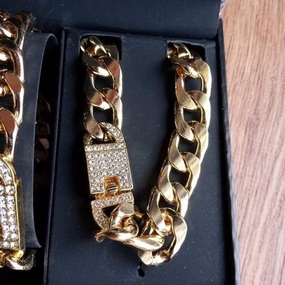 Ed Hardy Men's Gold Tone Metal Alloy Cuban Chain, Bracelet & Watch Gift Set - Picture 7 of 9